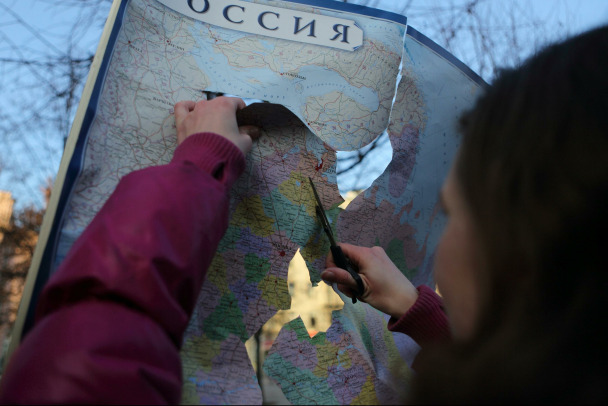 Мы страдаем, нас убивают, а деньги - отдать. Портовый район Ленобласти реформируется