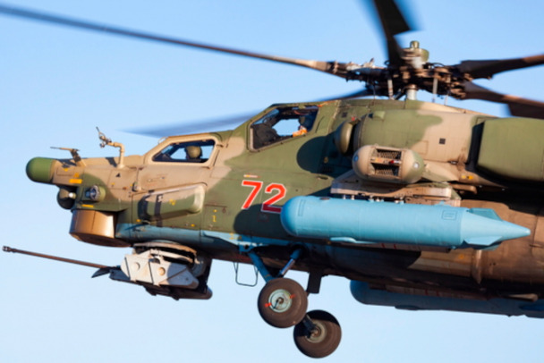 В Ленобласти боевые вертолёты уничтожали противника и огнём прикрывали десант