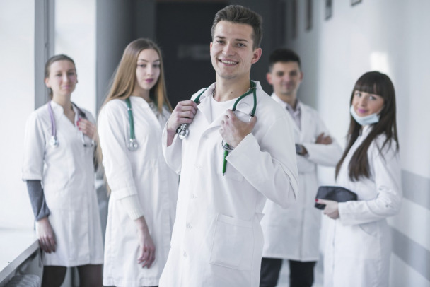 В Ленобласти растёт спрос на медицинский персонал и врачей: +75% новых вакансий