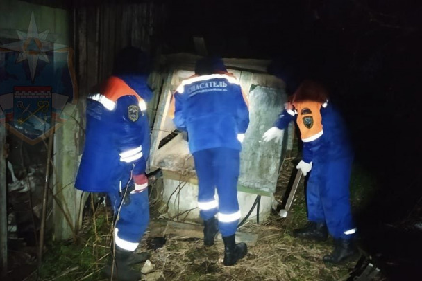 Из колодца в садоводстве под Синявино подняли тело мужчины