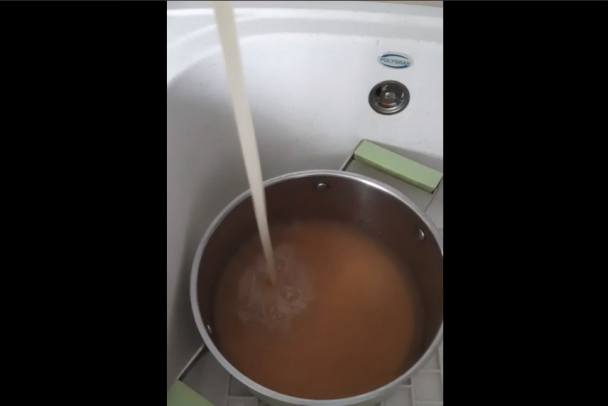 Жителям Киришей пересчитают коммуналку из-за майского коллапса с водой