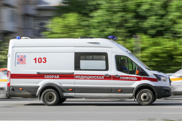 В Волхове 12-летний мальчик выбежал на дорогу под колеса иномарки