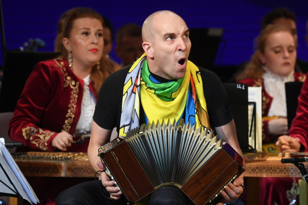 Музыкант Марио Стефано Пьетродарки на сцене Витебской областной филармонии