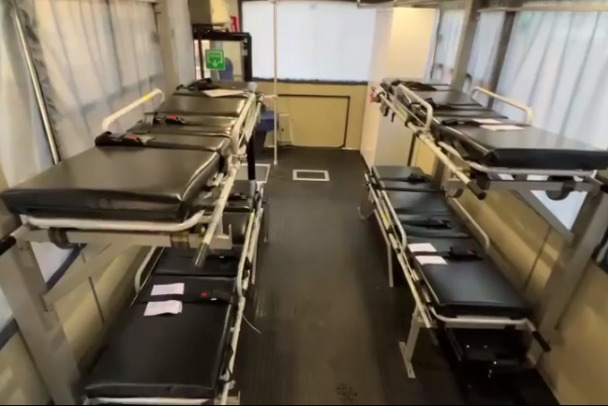 Видео: Ленобласть показала санитарный автобус для эвакуации раненных в зоне СВО