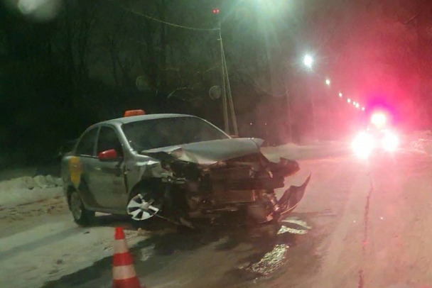 Подросток пострадал в столкновении с такси в Волхове
