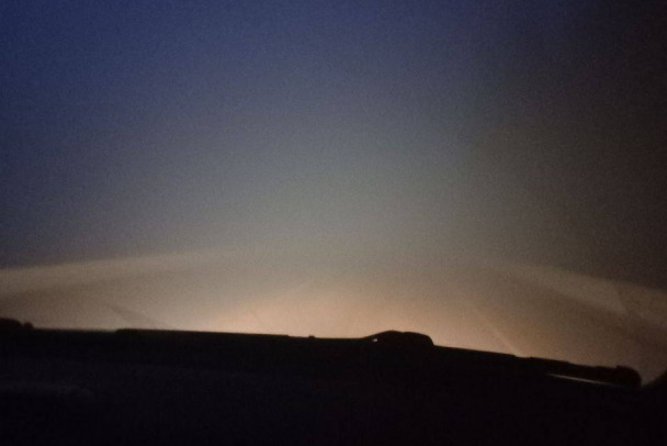 «Видимость практически ноль». В Ленобласти дороги окутал туман - фото и видео