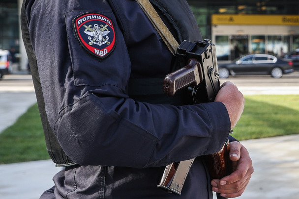 Полиция под Приозерском пришла за литыми дисками, а нашла взрывоопасное