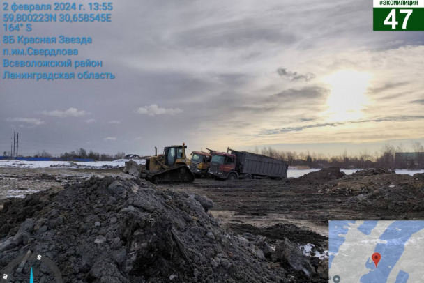 Фото: В посёлке имени Свердлова нашли нелегальные отходы. Попался водитель бульдозера