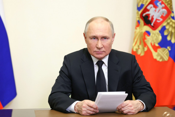 Путин поручил до 1 июля обнародовать обстоятельства крушения Ил-76 в Белгородской области