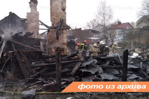 Под Приозерском пламя выжгло 250 «квадратов» дома, сарая и дровяника