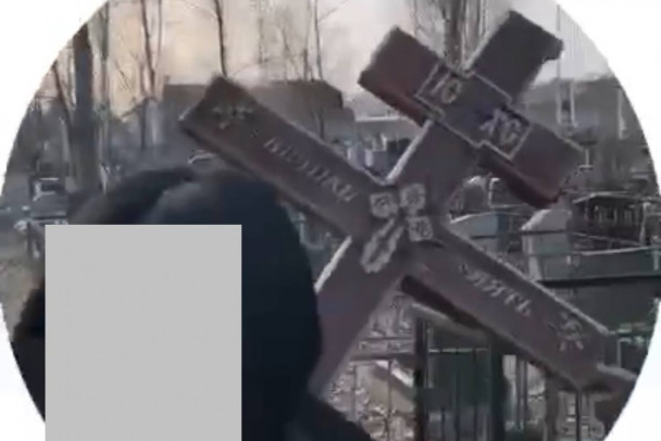 Полиция нашла подростков, возмутивших Мизулину выходкой с крестом на кладбище