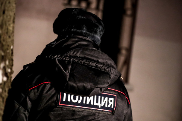 В Московской области четверо полицейских вместе с местными жителями поставили на учет 1,5 тыс. мигрантов, получив за это миллион