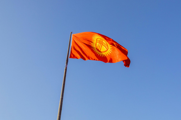 Гражданам Киргизии рекомендуют воздержаться от поездок в Россию