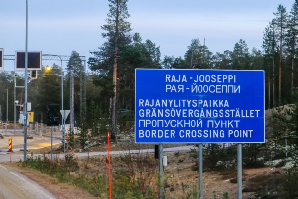 Глава Минобороны Финляндии назвал условие открытия границы с Россией
