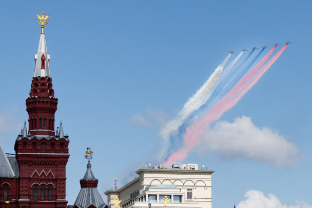 Что видят 9 мая Русские витязи и Стрижи, пролетая над Москвой