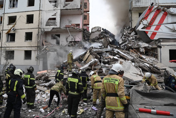 Двух погибших достали из-под завалов многоэтажки Белгорода. Всего пострадало 20 человек