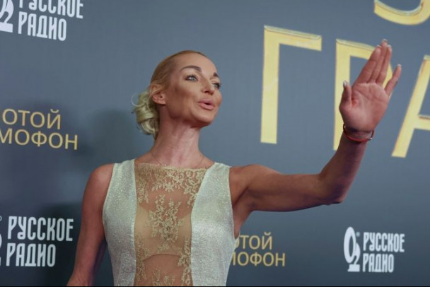 Балерина Волочкова получит 3,5 млн за залитую квартиру в Петербурге