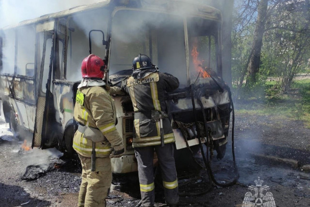 В Выборге огонь опалил автобус