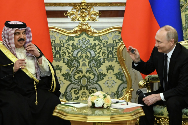 Путин подарил королю Бахрейна 