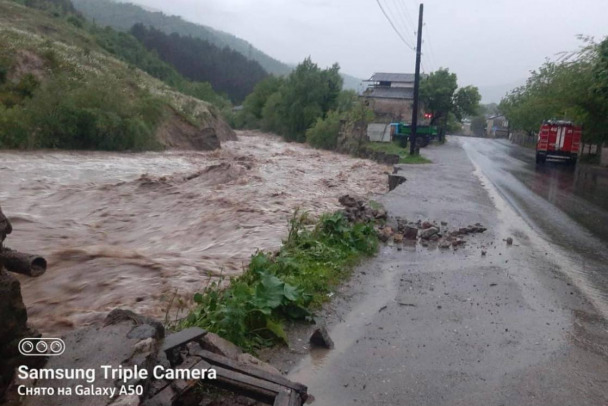 На севере Армении - наводнение. Десятки эвакуированы, есть погибший
