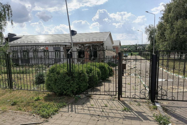 Белгородскую область атаковали FPV-дроны и «Точка-У». Снаряд попал в том числе в школу