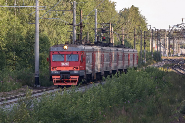 Отмены и назначения: Как День России изменит график пригородных поездов в Ленобласти