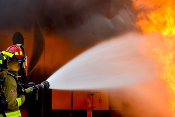 Во Фрязино вновь разгорается пожар в бывшем НИИ 