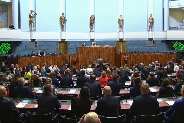 Вот так парламент Финляндии открыл 15 военных объектов солдатам США