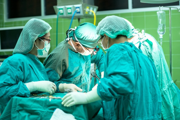 В Гатчинской больнице впервые провели сложную операцию беременной с острым аппендицитом