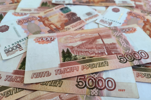 Вахтёр из Нового Света перевёл мошенникам 700 тысяч рублей. Дачник в Новинке не дождался кессона