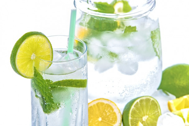 Вода, квас или лимонад. Какой напиток популярен у россиян летом
