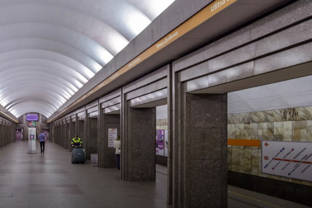 Доступ на станцию метро «Улица Дыбенко» ограничил ремонт