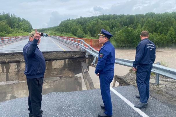 Из-за ливней в Бурятии обрушился участок моста у границы с Монголией