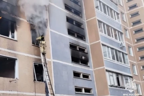Трое погибших, трое пострадавших и 25 спасенных. Пожар охватил жилой дом в Ульяновске