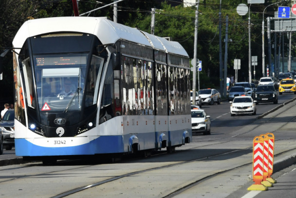 Экспериментальный режим для беспилотных трамваев запустят в Петербурге и Москве на три года