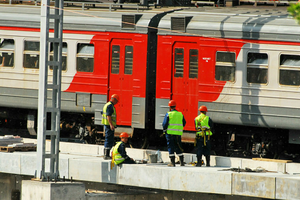 Ремонт отменил шесть поездов на Витебском направлении