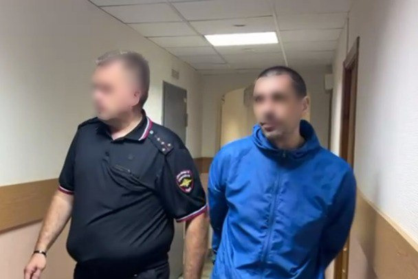 Суд арестовал стрелка из Гатчины. По детям он целил из винтовки «Смерш 125»