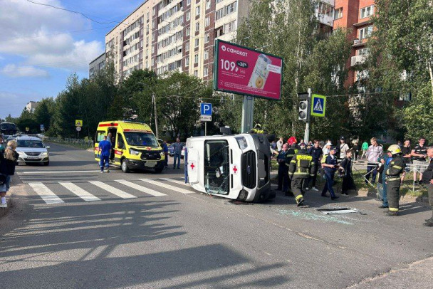 ДТП во Всеволожске: пострадали два сотрудника скорой помощи