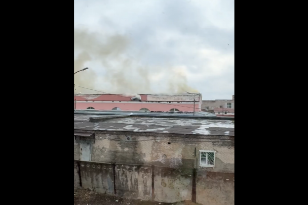 На рынке в Гатчине ночью горело 900 квадратов