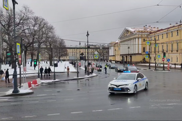 Перед встречей с Путиным спецпосланник Трампа посетил старейший отель и синагогу Петербурга