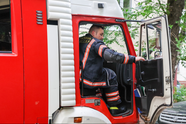В частном секторе Мурино полыхал дом, есть пострадавший