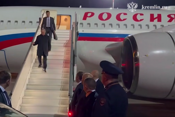 Путин прилетел в Самару. Он займется двигателестроением