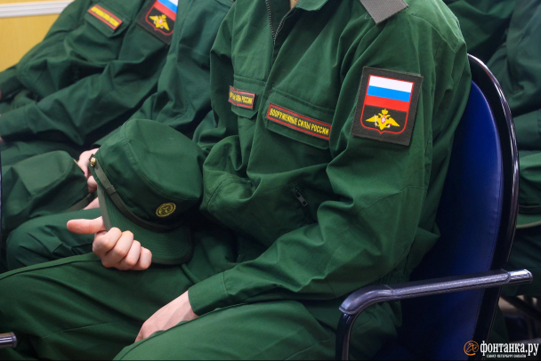 Картаполов объяснил рекордный план по осеннему призыву: Кто-то должен служить в новых частях ЛенВО на границе с Финляндией