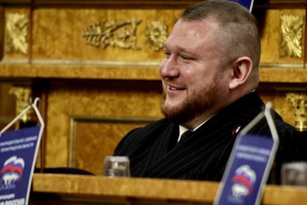 Москвину - 4 года, а Федичеву - штраф. Суд признал депутата виновным