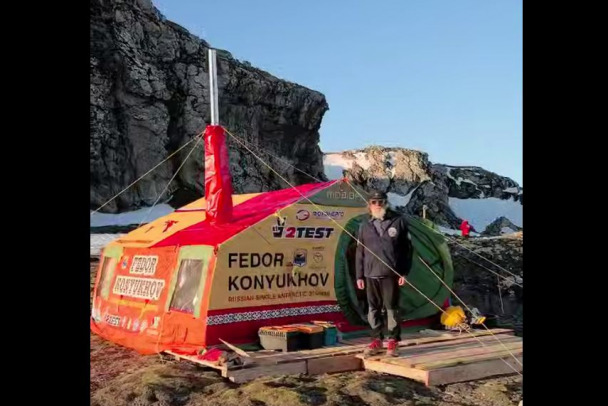 Четыре месяца в Антарктиде. Федор Конюхов обосновался на острове среди пингвинов