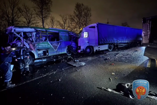 Два человека погибли в аварии на Московском шоссе