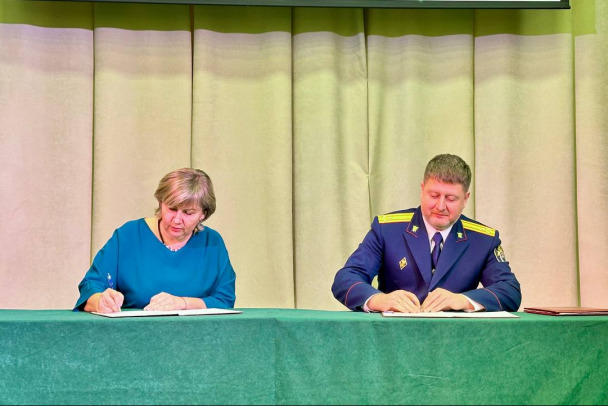 В Волосово и Бегуницах открылись кадетские классы СКР