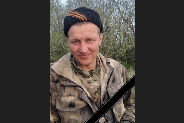 Бойца, погибшего на СВО, похоронили в Мельниково