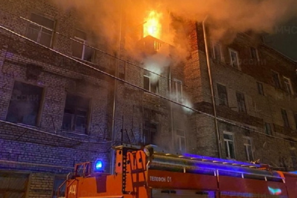 Квартира и гараж горели в Войсковицах. Там спасли человека