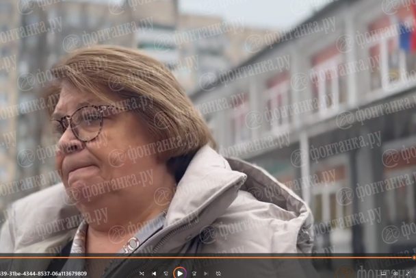 Подросток замкнутый, играл в шахматы. Что рассказала директор школы в Петербурге, где ученик напал с ножом на учителя - видео